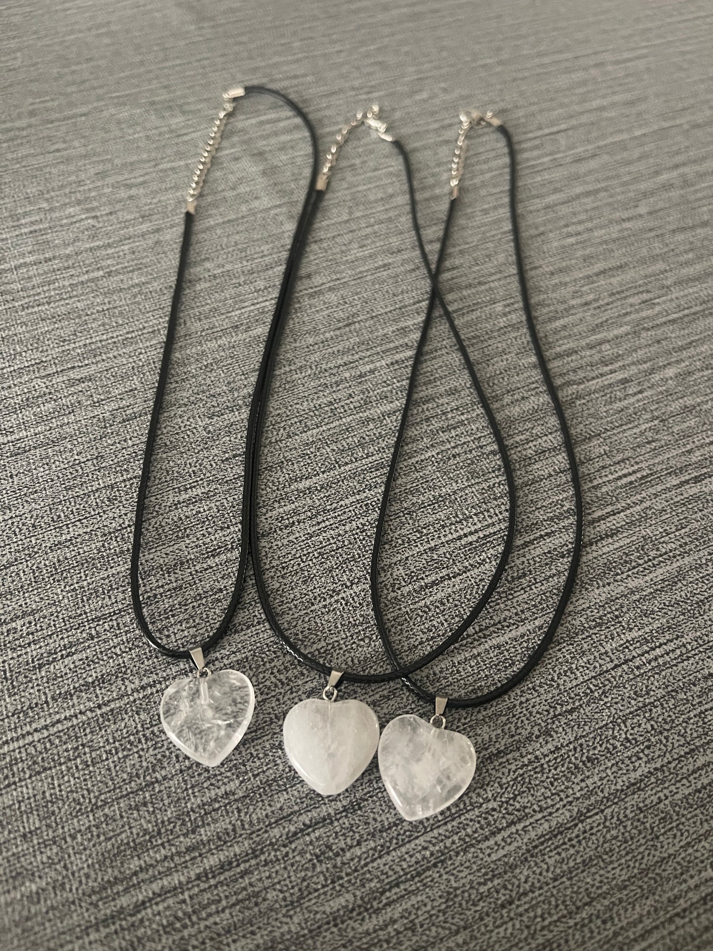✨ Collana con ciondolo Cuore in Quarzo Ialino – 2 cm