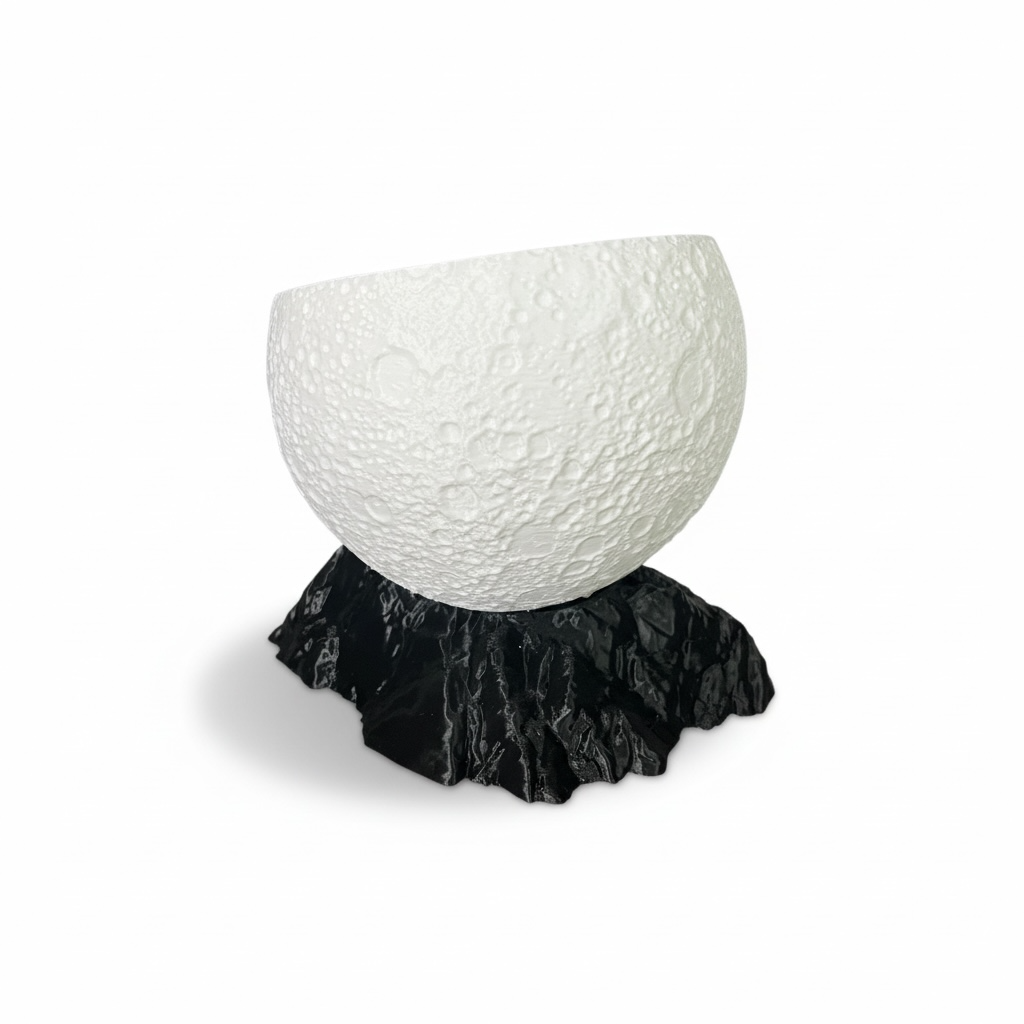 Vaso a Forma di Luna – Riproduzione Fedele della Superficie Lunare
