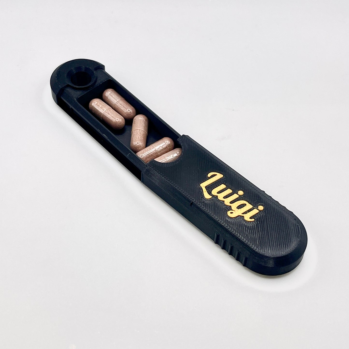 Portacapsule/Porta pillole  portachiavi personalizzato in materiale naturale