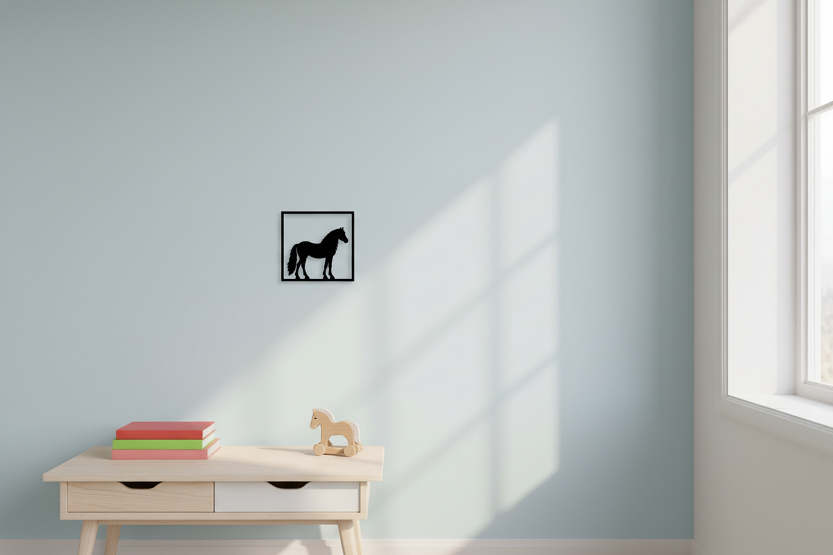 Quadretto del cavallo Haflinger appeso al muro di una cameretta, in scala realistica