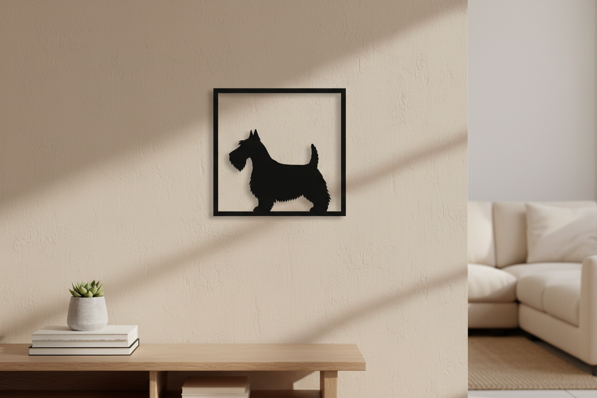 Sagoma nera di Scottish Terrier ambientata su una parete, con il muro visibile negli spazi vuoti
